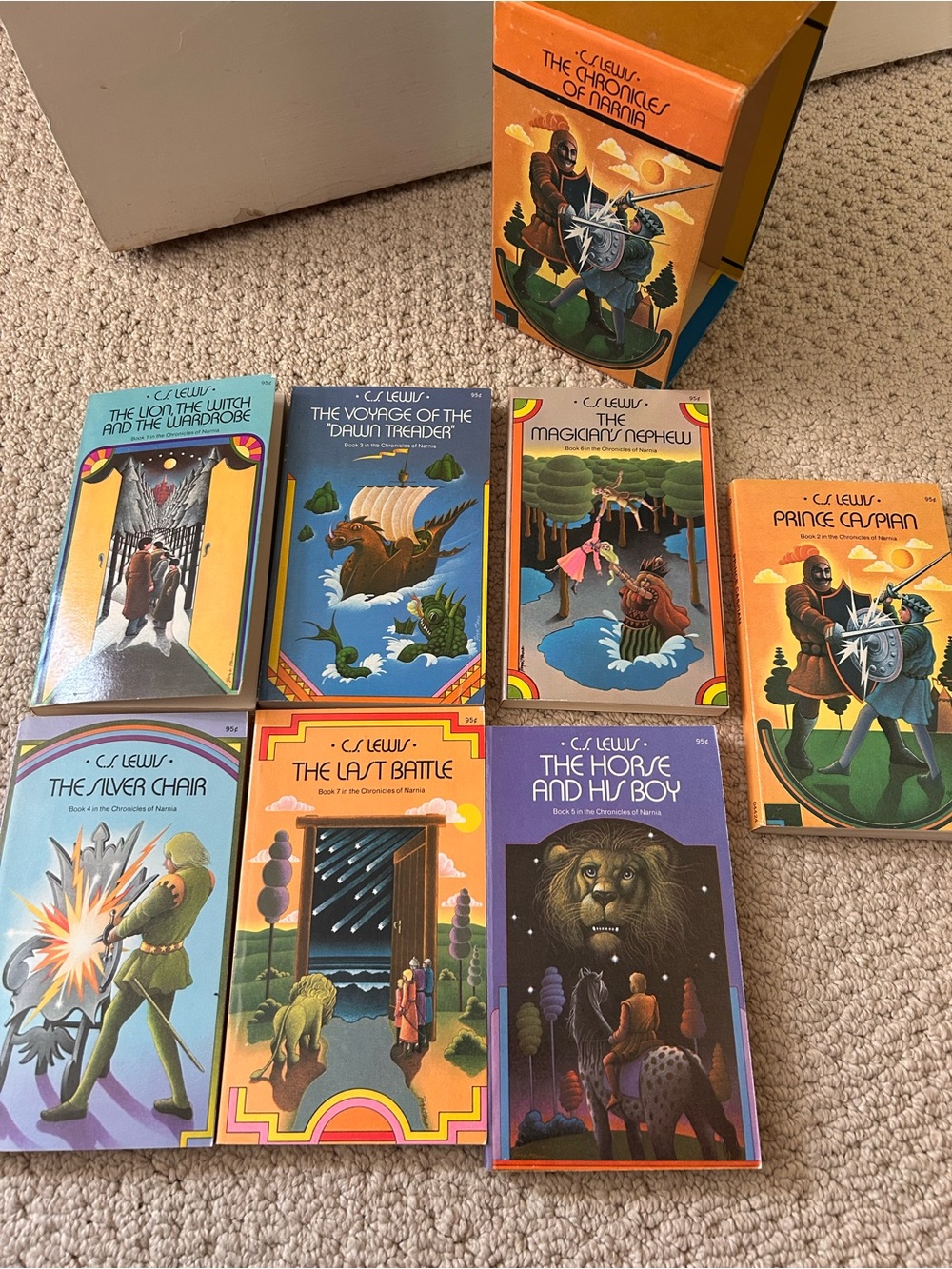Vtg 1970’s Chronicles Narnia Boxed Set - Colorful Illustrated Covers Complete!